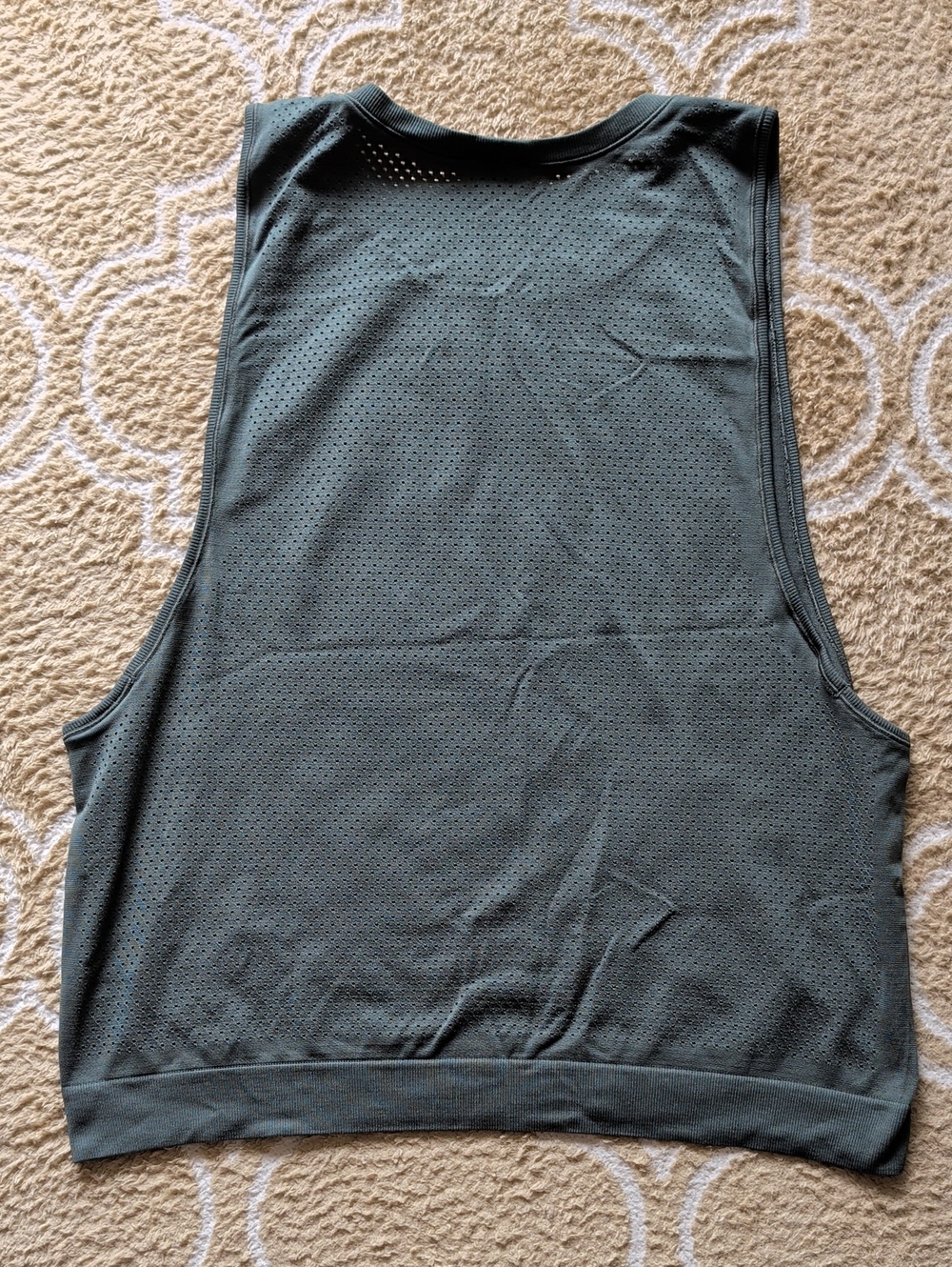 Lululemon Breeze By Muscle Tank Dark Forest EUC - Picture 3 of 5